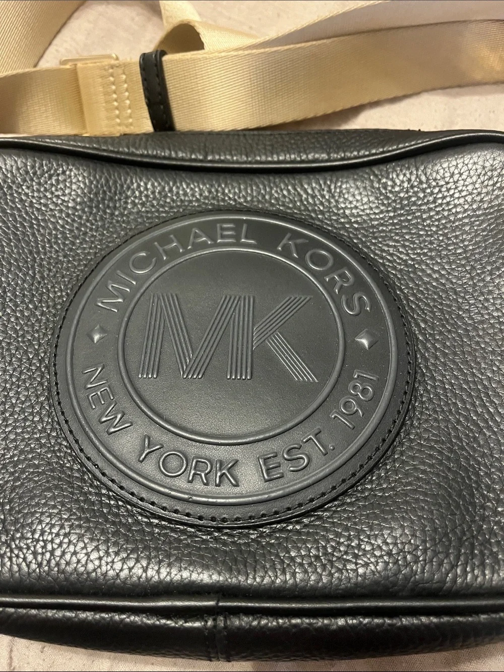 Black Michael Kors cross body/small side bag